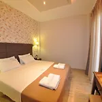 Dina\'S Paradise