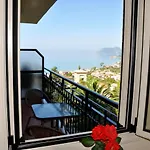 Dina\'S Paradise